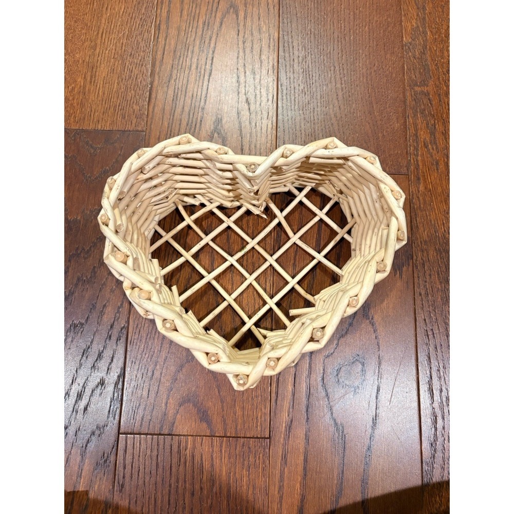 Heart Shaped Woven Wicker Basket Wood Decor Storage Organizer 8x6x2 Rustic Love